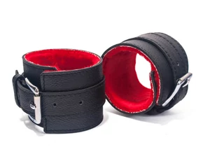 Hand Cuffs Grain Leather Black/Red